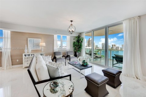 Condominio en alquiler en Aventura, Florida, 4 dormitorios, 328.22 m2 № 2029642 - foto 9