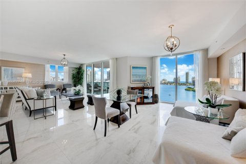 Condominio en alquiler en Aventura, Florida, 4 dormitorios, 328.22 m2 № 2029642 - foto 14