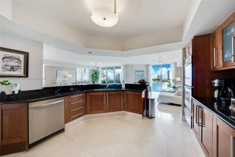 Condominio en alquiler en Aventura, Florida, 4 dormitorios, 328.22 m2 № 2029642 - foto 16