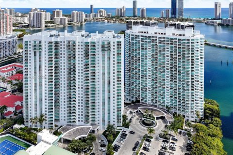 Condominio en alquiler en Aventura, Florida, 4 dormitorios, 328.22 m2 № 2029642 - foto 5