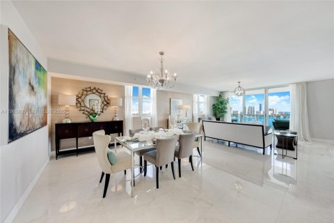 Condominio en alquiler en Aventura, Florida, 4 dormitorios, 328.22 m2 № 2029642 - foto 11