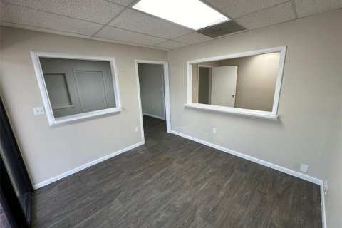 Commercial property in Lakeland, Florida 92.9 sq.m. № 1879928 - photo 2
