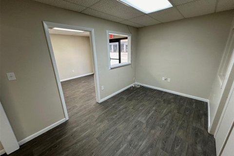 Commercial property in Lakeland, Florida 92.9 sq.m. № 1879928 - photo 3