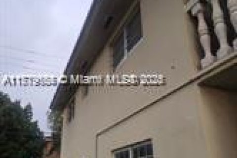 Condo in Miami Gardens, Florida, 2 bedrooms  № 2022917 - photo 6