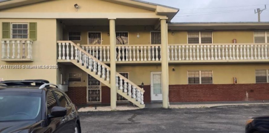 Condo in Miami Gardens, Florida, 2 bedrooms  № 2022917