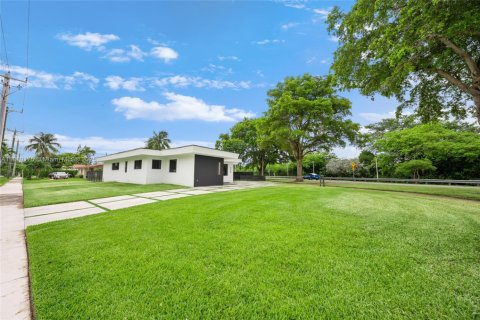 Casa en venta en Miami Springs, Florida, 4 dormitorios, 193.42 m2 № 1779997 - foto 5