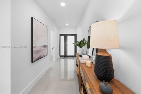 Casa en venta en Miami Springs, Florida, 4 dormitorios, 193.42 m2 № 1779997 - foto 10