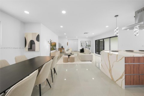 Casa en venta en Miami Springs, Florida, 4 dormitorios, 193.42 m2 № 1779997 - foto 15