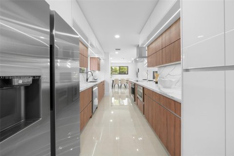 Casa en venta en Miami Springs, Florida, 4 dormitorios, 193.42 m2 № 1779997 - foto 20