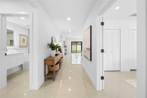 Casa en venta en Miami Springs, Florida, 4 dormitorios, 193.42 m2 № 1779997 - foto 12