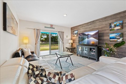 Villa ou maison à vendre à Port St. Lucie, Floride: 4 chambres, 174.1 m2 № 2439263 - photo 17