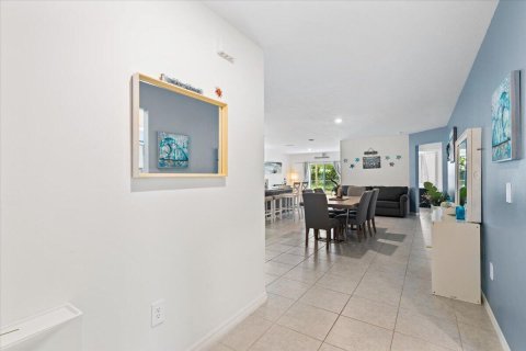 Villa ou maison à vendre à Port St. Lucie, Floride: 4 chambres, 174.1 m2 № 2439263 - photo 2