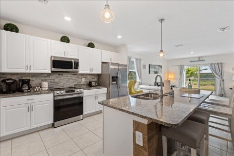 Villa ou maison à vendre à Port St. Lucie, Floride: 4 chambres, 174.1 m2 № 2439263 - photo 6