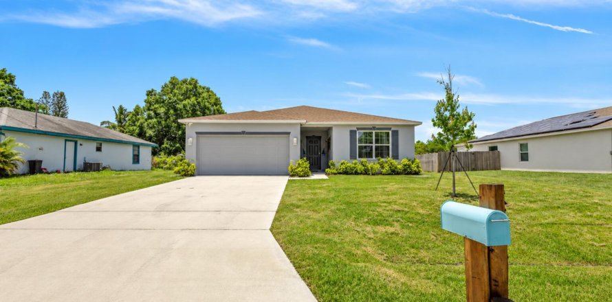 Villa ou maison à Port St. Lucie, Floride 4 chambres, 174.1 m2 № 2439263