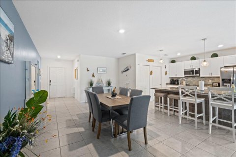 Villa ou maison à vendre à Port St. Lucie, Floride: 4 chambres, 174.1 m2 № 2439263 - photo 7