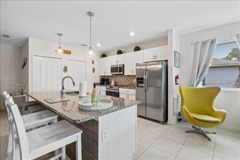 Villa ou maison à vendre à Port St. Lucie, Floride: 4 chambres, 174.1 m2 № 2439263 - photo 5