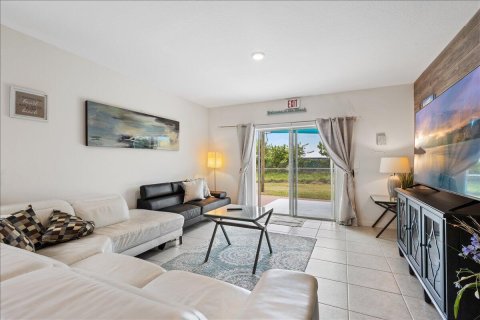 Villa ou maison à vendre à Port St. Lucie, Floride: 4 chambres, 174.1 m2 № 2439263 - photo 11