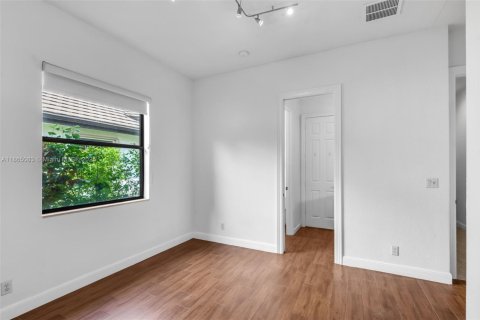 Casa en venta en Wellington, Florida, 4 dormitorios, 261.24 m2 № 1977728 - foto 13