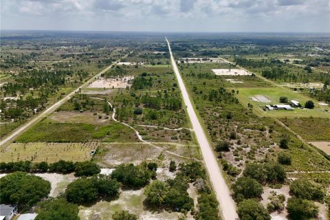 Terreno en venta en Okeechobee, Florida № 2221233 - foto 14