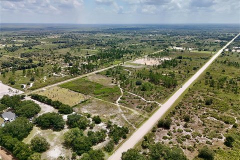 Terreno en venta en Okeechobee, Florida № 2221233 - foto 16