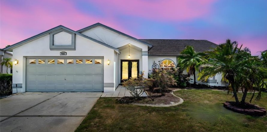 Villa ou maison à Hudson, Floride 3 chambres, 178 m2 № 2294448