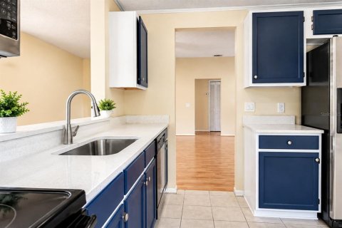 Villa ou maison à louer à Orlando, Floride: 3 chambres, 134.89 m2 № 2419001 - photo 13