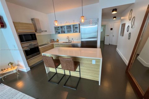 Condo in Miami, Florida, 2 bedrooms  № 1729493 - photo 17