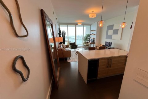 Condo in Miami, Florida, 2 bedrooms  № 1729493 - photo 11