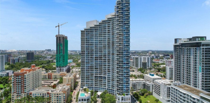 Condo in Miami, Florida, 2 bedrooms  № 1729493