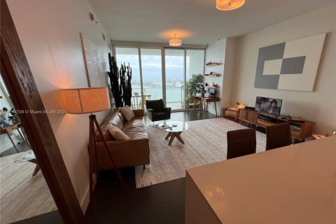 Condo in Miami, Florida, 2 bedrooms  № 1729493 - photo 12