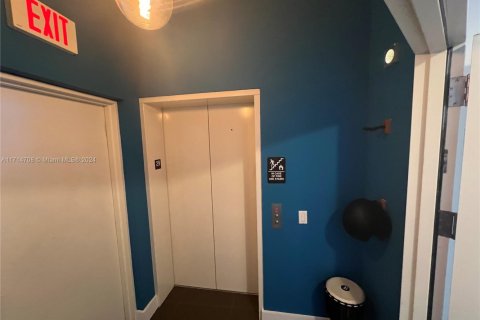 Condo in Miami, Florida, 2 bedrooms  № 1729493 - photo 4