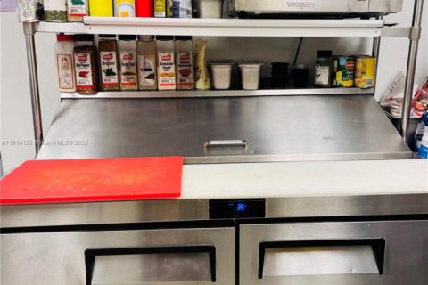 Propiedad comercial en venta en Boca Raton, Florida № 1974168 - foto 27