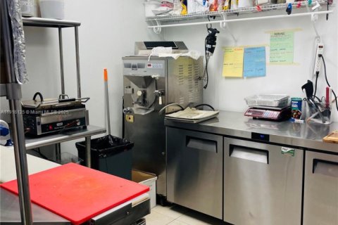 Propiedad comercial en venta en Boca Raton, Florida № 1974168 - foto 22