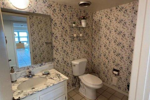 Copropriété à louer à Lauderdale-by-the-Sea, Floride: 2 chambres, 165.37 m2 № 2388479 - photo 15