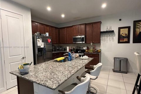 House in Homestead, Florida 3 bedrooms, 166.3 sq.m. № 2058570 - photo 6