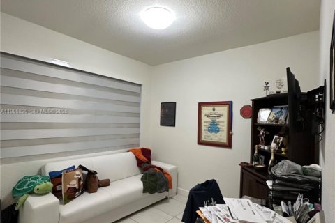 House in Homestead, Florida 3 bedrooms, 166.3 sq.m. № 2058570 - photo 10