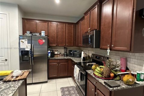 House in Homestead, Florida 3 bedrooms, 166.3 sq.m. № 2058570 - photo 7