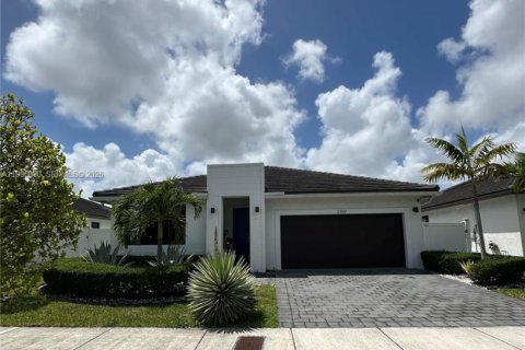 House in Homestead, Florida 3 bedrooms, 166.3 sq.m. № 2058570
