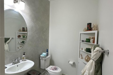 House in Homestead, Florida 3 bedrooms, 166.3 sq.m. № 2058570 - photo 9