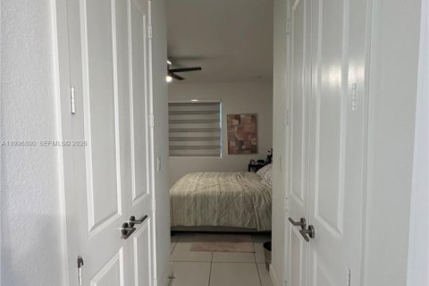 House in Homestead, Florida 3 bedrooms, 166.3 sq.m. № 2058570 - photo 16