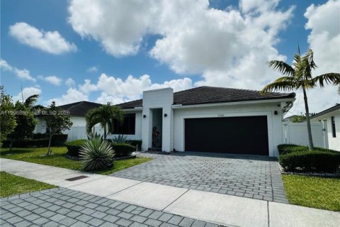 House in Homestead, Florida 3 bedrooms, 166.3 sq.m. № 2058570 - photo 2