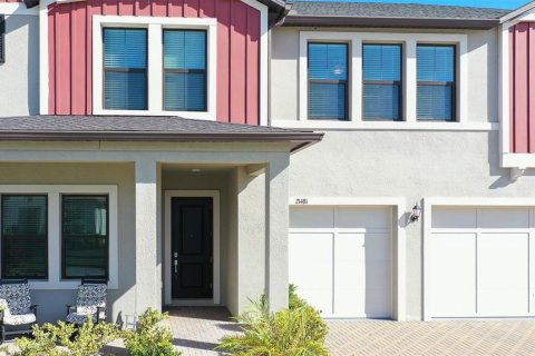 House in Land O' Lakes, Florida 5 bedrooms, 309.92 sq.m. № 2424185 - photo 3