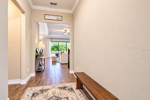 House in Land O' Lakes, Florida 5 bedrooms, 309.92 sq.m. № 2424185 - photo 4