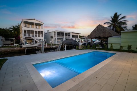 House in Key Largo, Florida 4 bedrooms № 1848316 - photo 29