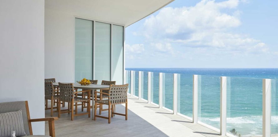 Apartment in FOUR SEASONS in Fort Lauderdale, Florida 2 bedrooms, 121 sq.m. № 60487