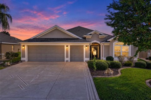 Casa en The Villages, Florida 3 dormitorios, 186.45 m2 № 2420446