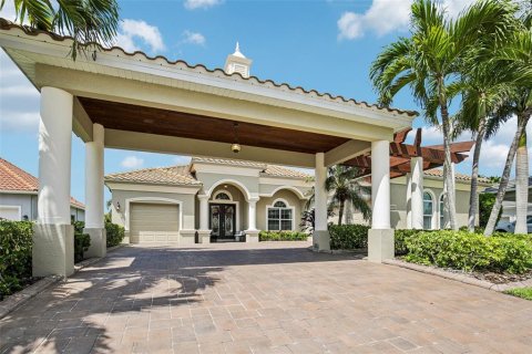 House in Bradenton, Florida 3 bedrooms, 239.97 sq.m. № 2098356