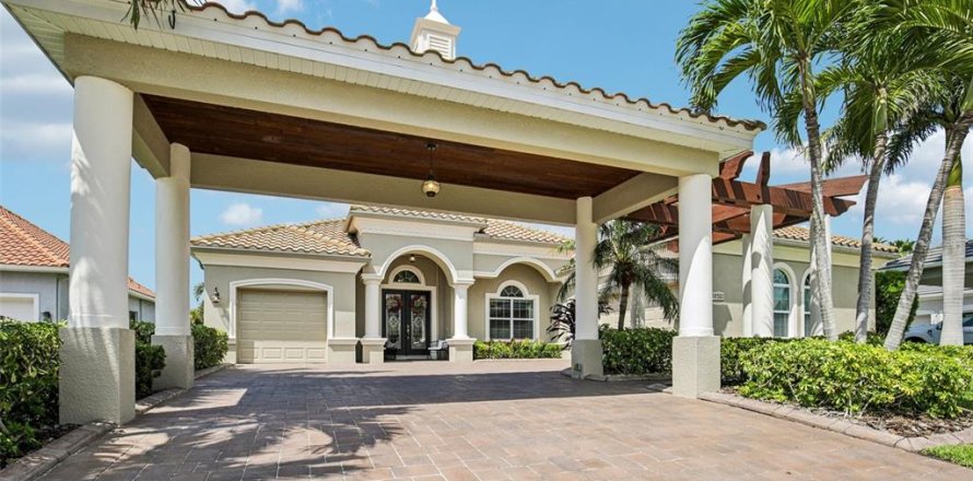 House in Bradenton, Florida 3 bedrooms, 239.97 sq.m. № 2098356