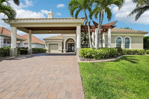 House in Bradenton, Florida 3 bedrooms, 239.97 sq.m. № 2098356 - photo 2