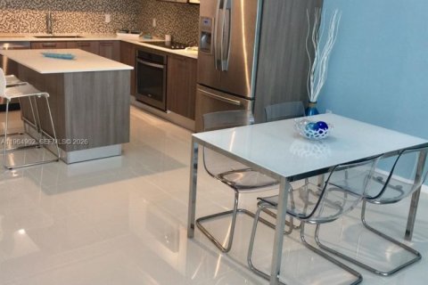 Condo in Doral, Florida, 1 bedroom  № 2026216 - photo 7